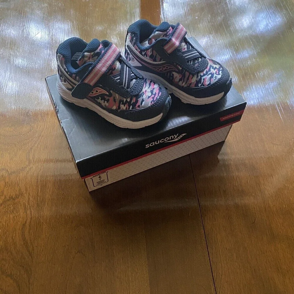 Saucony Kids' Ride 10 Jr Running Shoe Pink Size Toddler 5W New